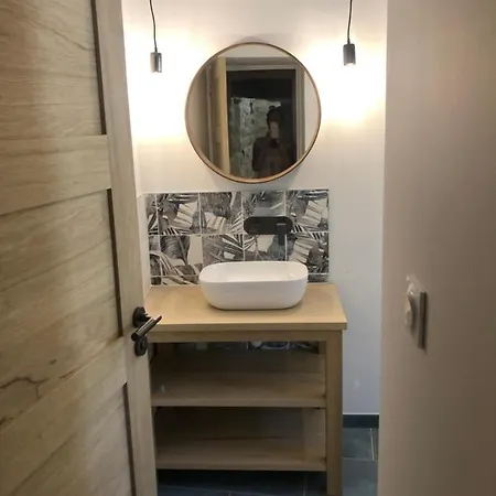 Parenthese Aux Portes D Uzes * Garrigues-et-Sainte-Eulalie