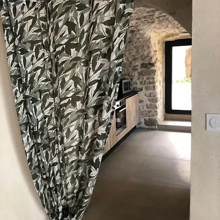 Parenthese Aux Portes D Uzes