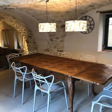 Parenthese Aux Portes D Uzes