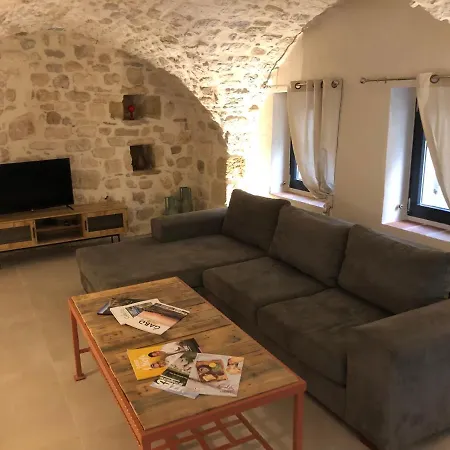 Parenthese Aux Portes D Uzes *