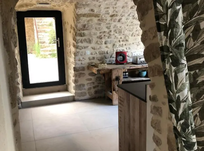 Parenthese Aux Portes D Uzes *